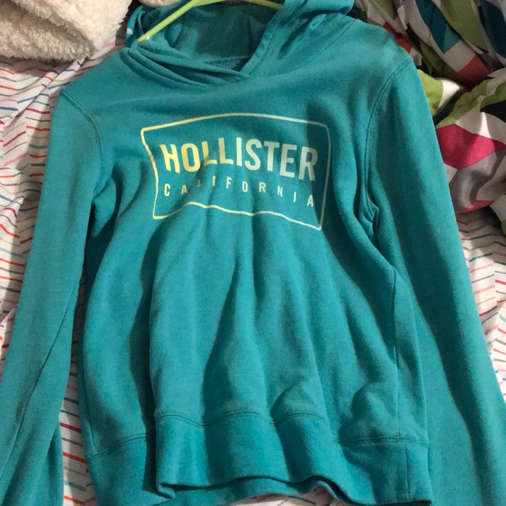 Hollister sweater